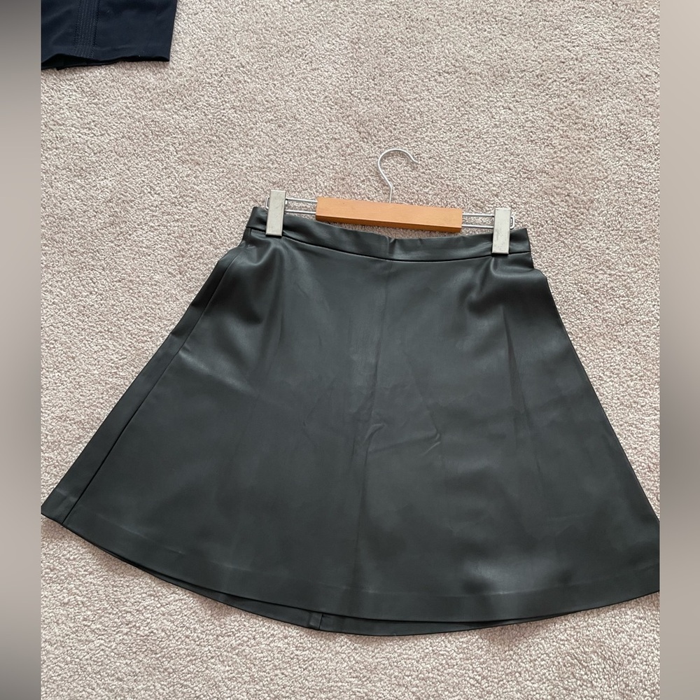 Multiple skirts - Picture 2 of 8